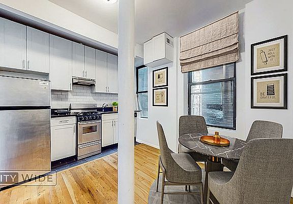 3rd image of 307 E 77th St APT 4b