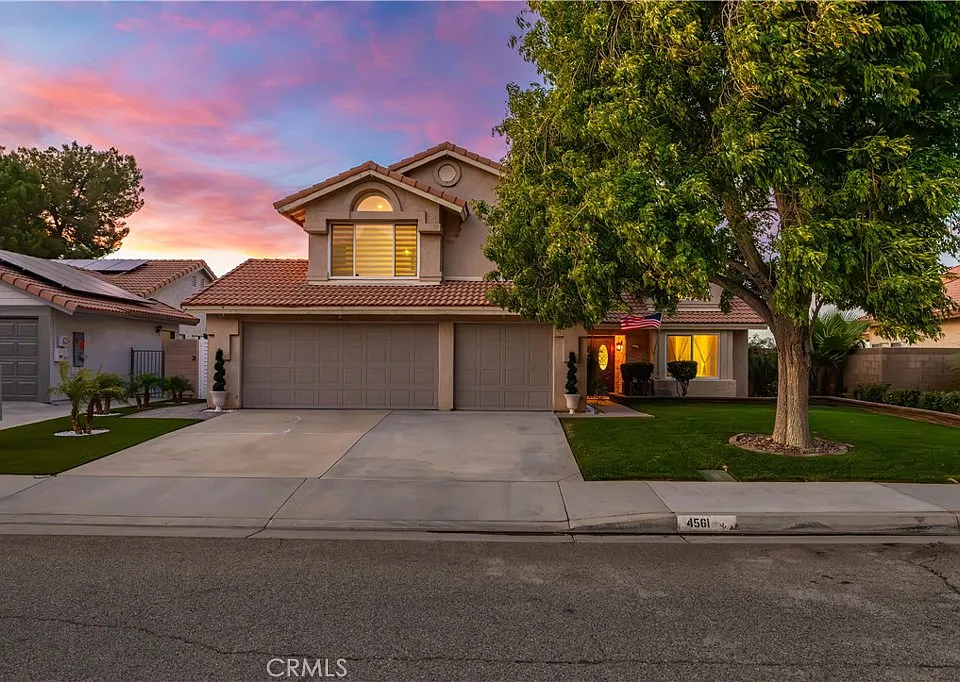 4561 Grandview Dr
