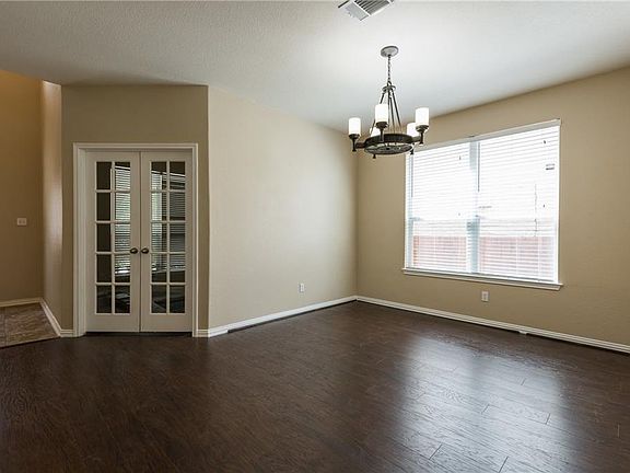 5th image of 1719 Westmeadow Trl