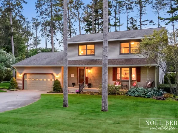 17218 Timber Dunes Dr, Grand Haven, MI 49417