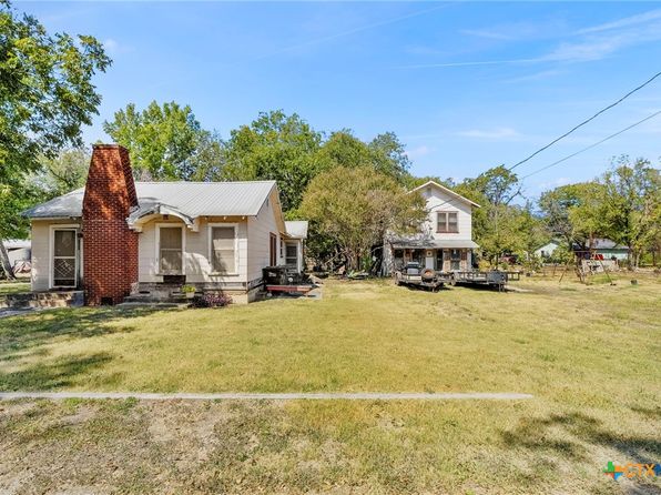 103 Jennings St, Martindale, TX 78655