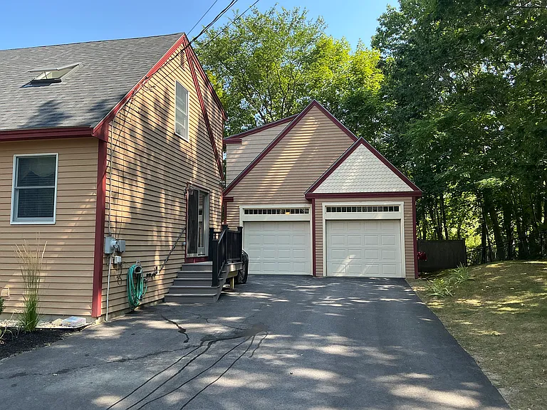 24 Kittredge Rd — Photo 3