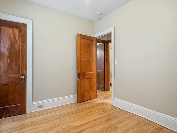 5th image of 3341 Harriet Ave