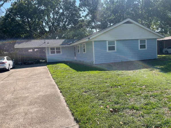 2308 Meadowbrook St, Pascagoula, MS 39567