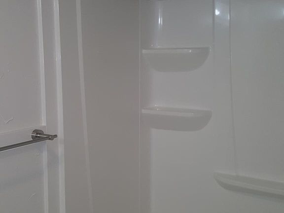 5th image of 302 Yerger Dr