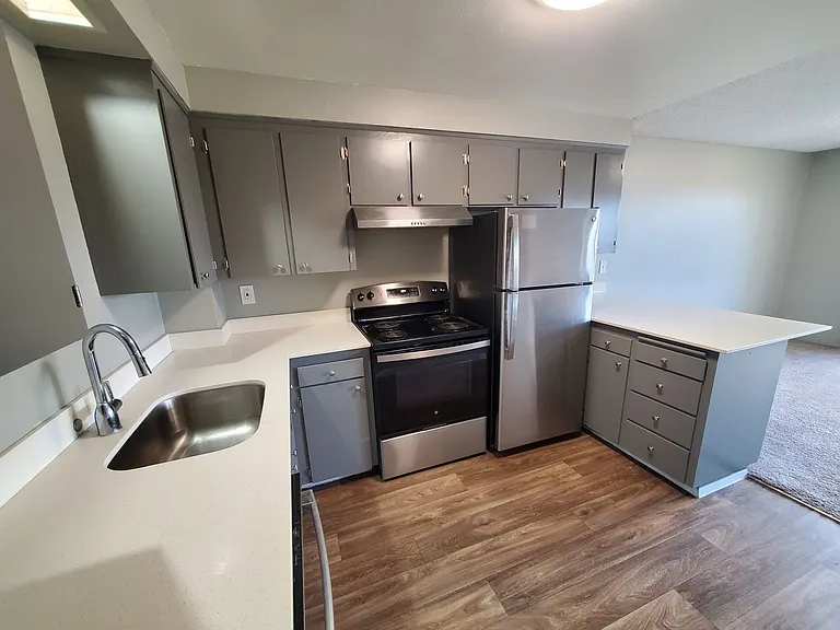 Cortina Apartments — Photo 1