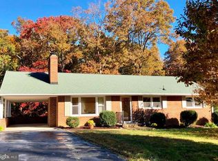 212 Anderson Dr, Fredericksburg, VA