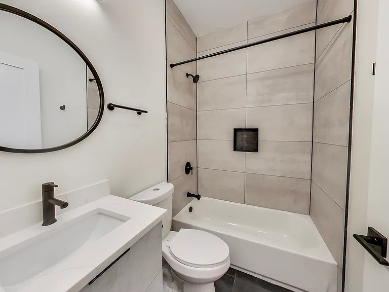 2551 W Hirsch St #1E — Photo 6