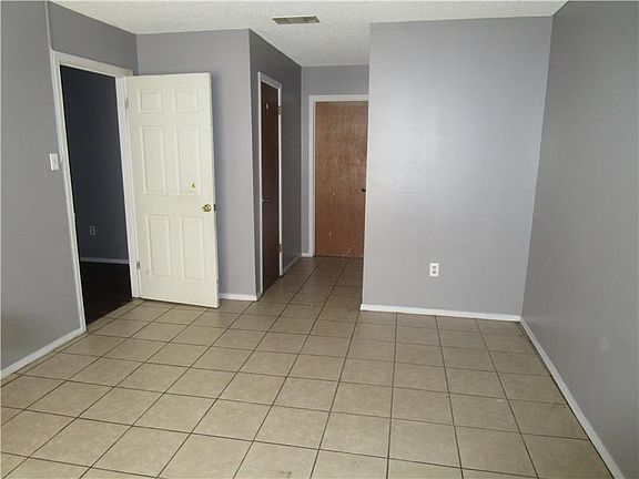 4th image of 109 Meudon St