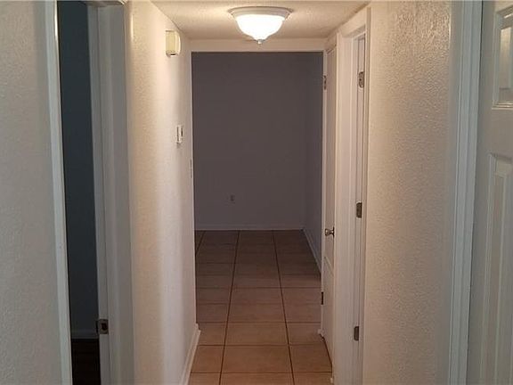 5th image of 2712 Woodbridge Ln