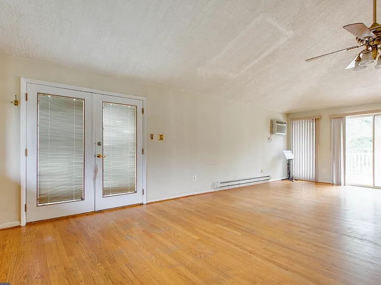 10373 Lombardi Dr — Photo 9