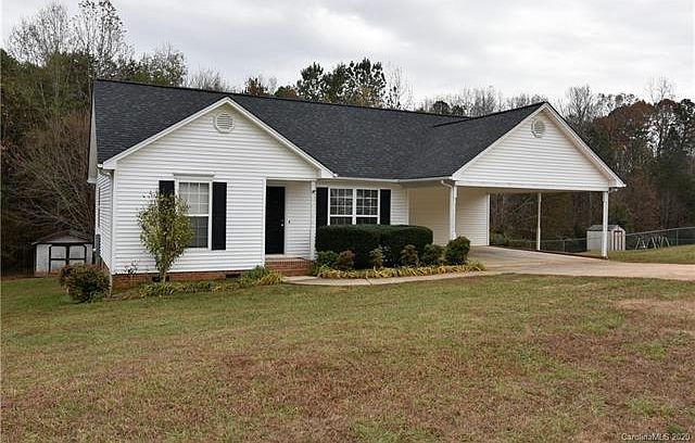 1st image of 520 Basswood Way