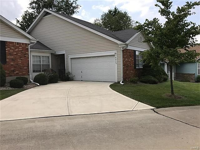 Welcome to 1647 Chapman Court.  This is a rare opportunity for cone of these attached villas to enter the market.  Conveniently located near the Page Avenue Extension 364, Highway 94 and Highway 70.  Close to everything.