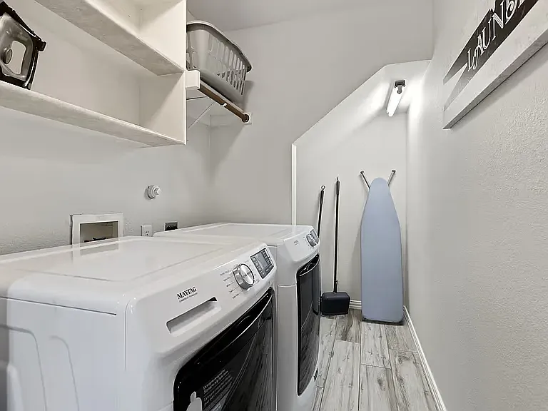 4 bed, 2270 sqft, $3,000 — Photo 3