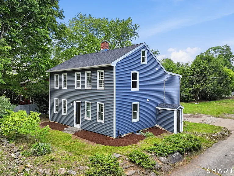 765 Norwich Ave — Photo 1