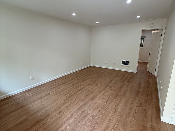 5th image of 3911 Oregon St APT 5