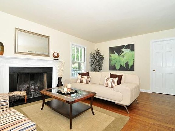 5th image of 2925 E Hartford Ave #2929
