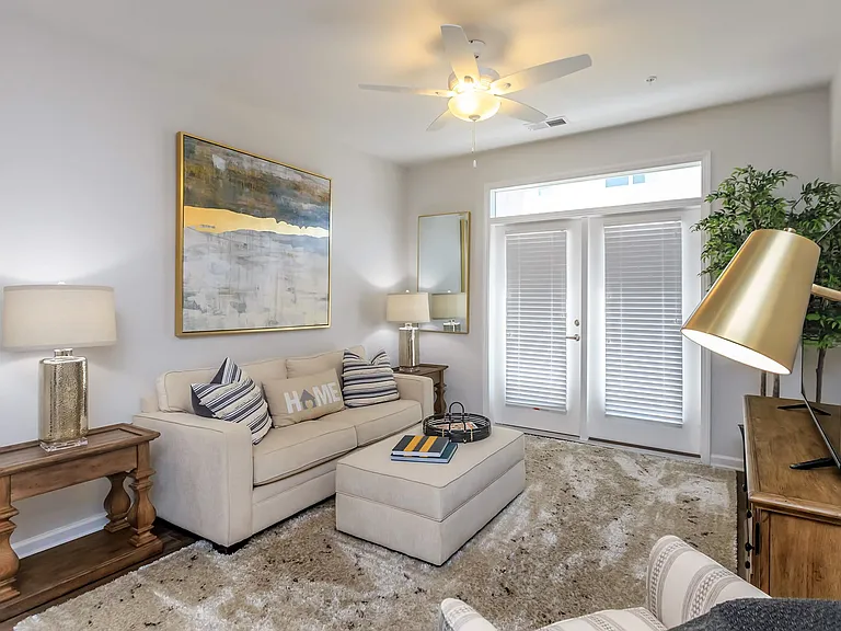 Riverstone Apartments at Long Shoals — Photo 6