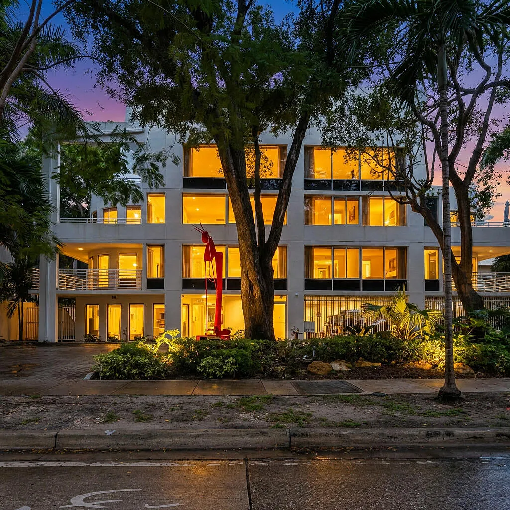 2100 Brickell — Photo 2