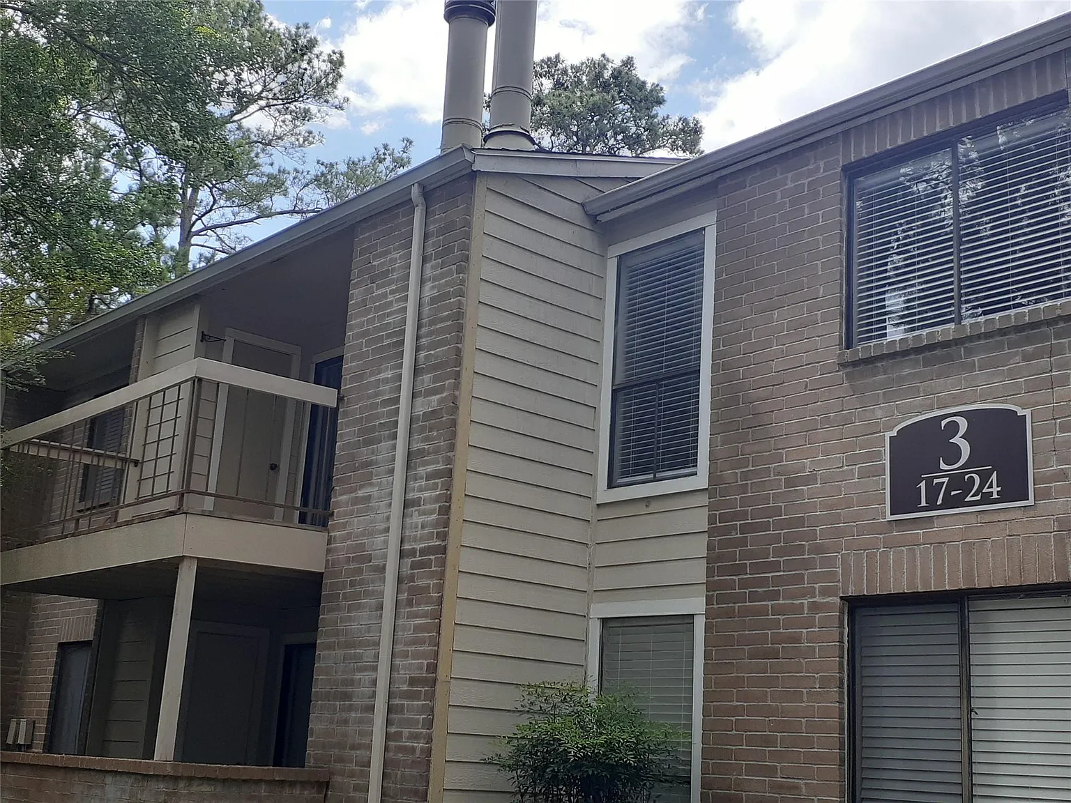 2 bed, 2.0 bath, 892 sqft, $1,500 — Photo 2