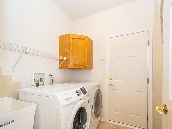 5th image of 775 Belmont Ct