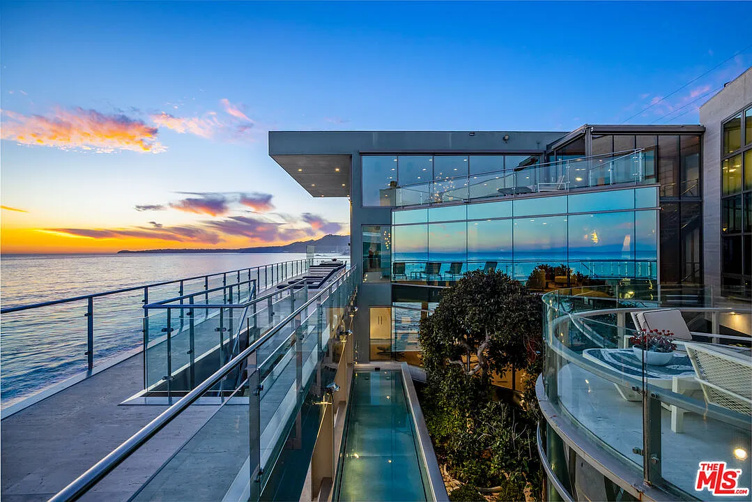 5 bed, 6.0 bath, 5700 sqft, $150,000 — Photo 3