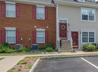 203 Castleton Ct, Pennington, NJ 08534