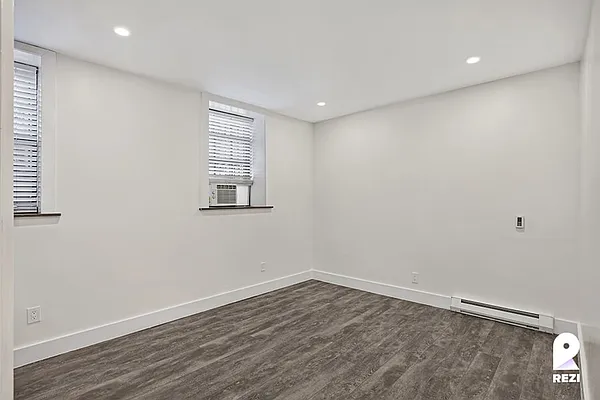 Rented by REZI | media 4