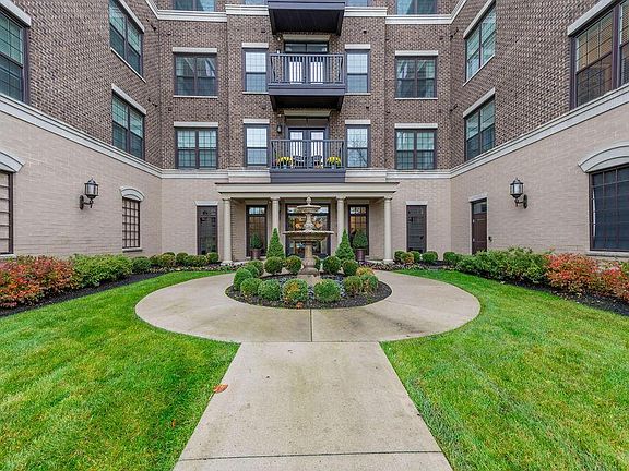 3rd image of 1670 E Broad St #301