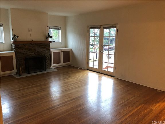 3rd image of 240 N Ivy Ave