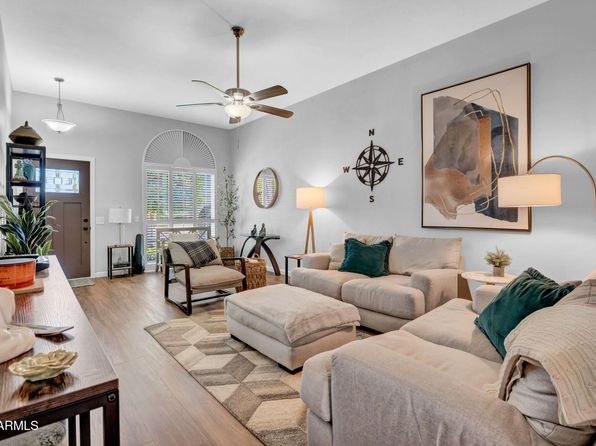 9907 W Hawthorn Dr, Sun City, AZ 85351