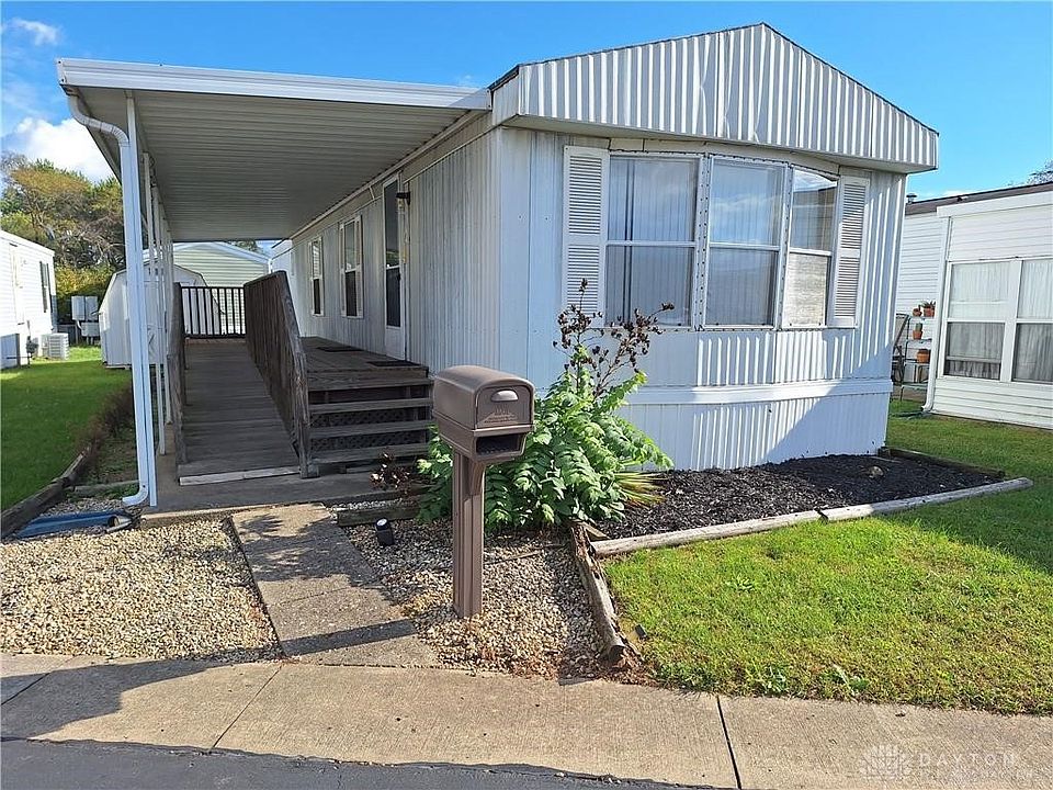1st image of 28 Palace Dr