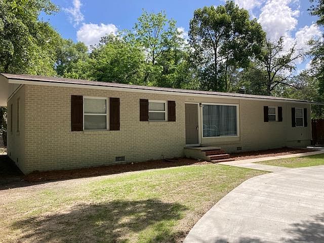 1st image of 1819 Canterbury Dr