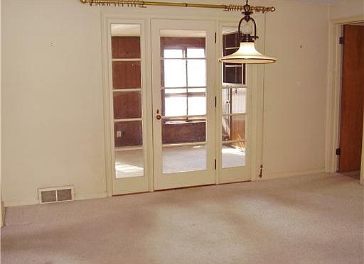 4th image of 1512 Belmont Ave
