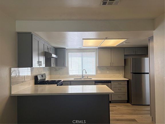 5th image of 107 E Beacon St APT B