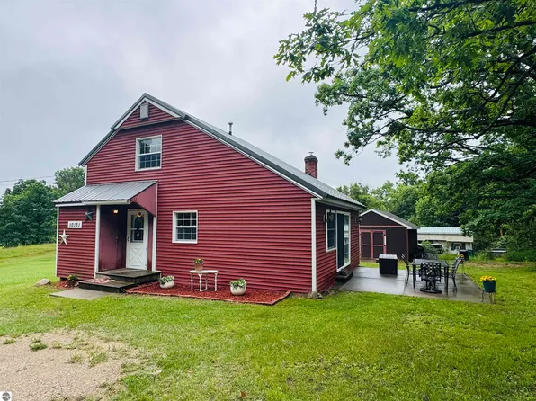 10131 W Laurel St, Lake City, MI 49651
