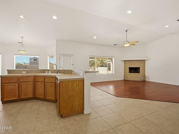 3rd image of 3316 Thundercloud Dr