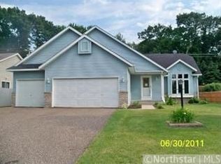 62 Maple Ln, Little Canada, MN 55117