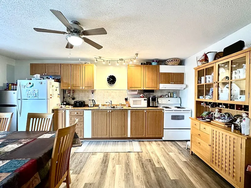 897 Notre Dame St Unit 7 — Photo 4