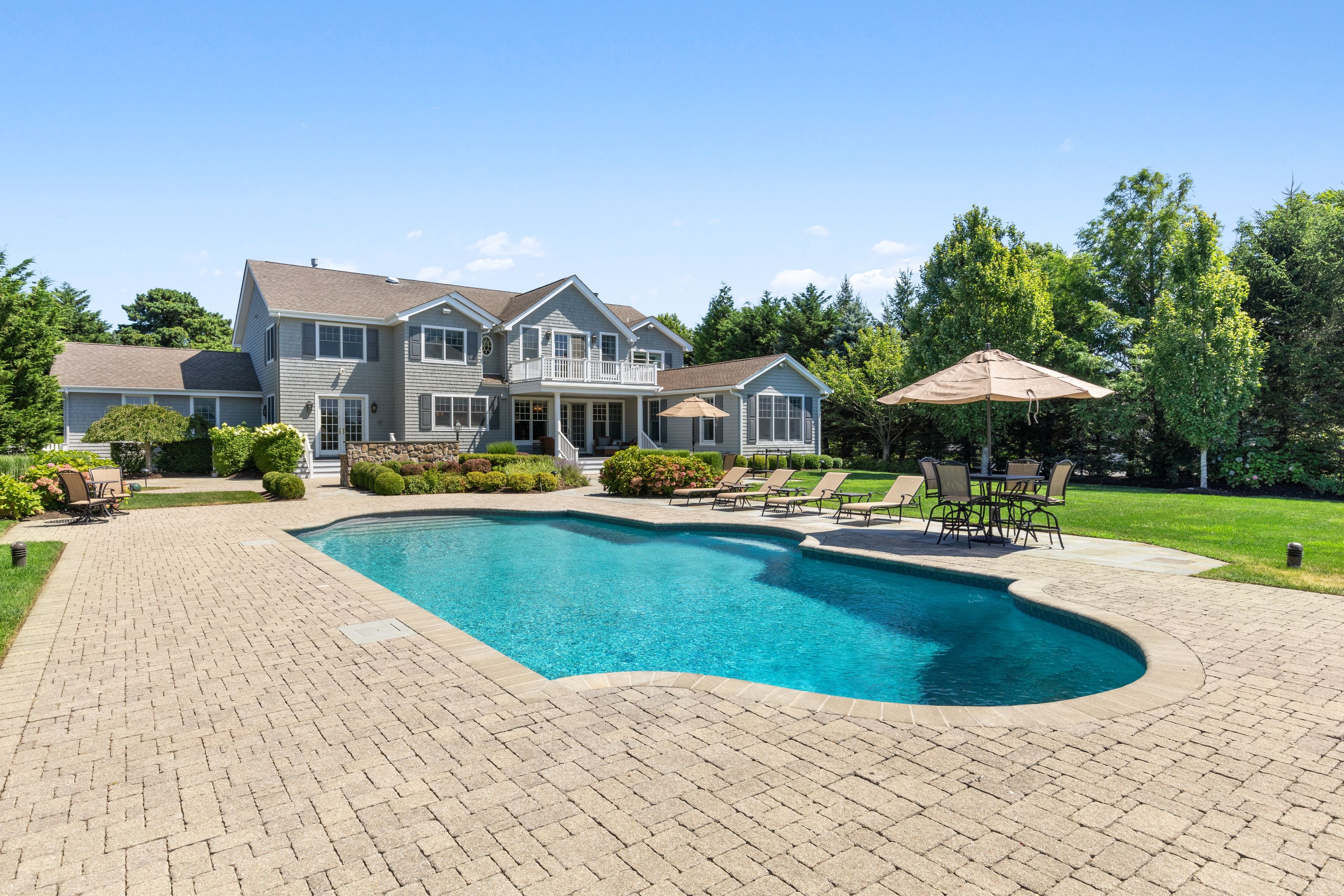 108 Parrish Pond Ct E, Southampton, NY 11968 Out East