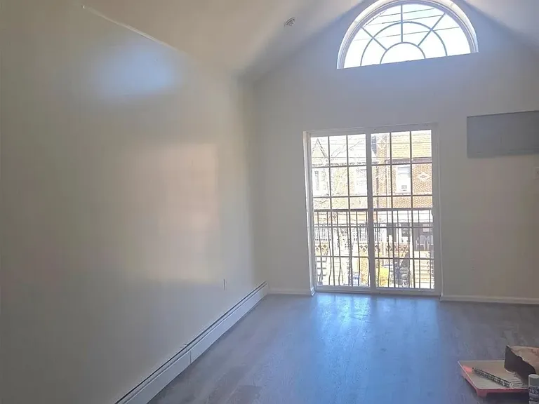404 E 54th St #3 — Photo 5