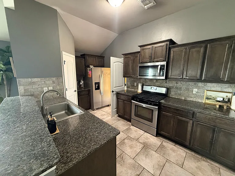 4725 Pyrope Ln — Photo 9