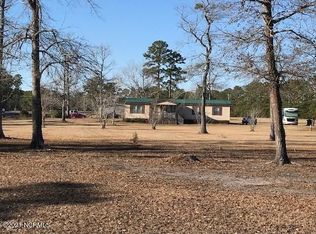 690 Holly Ridge Rd, Holly Ridge, NC 28445