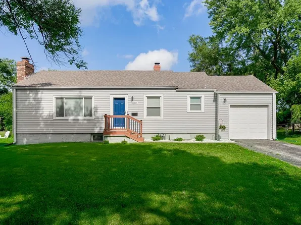 8404 Blue Ridge Blvd, Kansas City, MO 64138