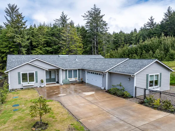830 SW Wakeetum St, Waldport, OR 97394
