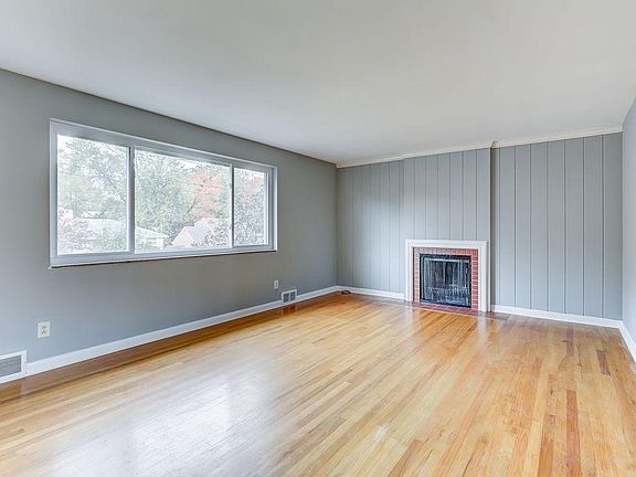 4th image of 4381 Yakima Ct