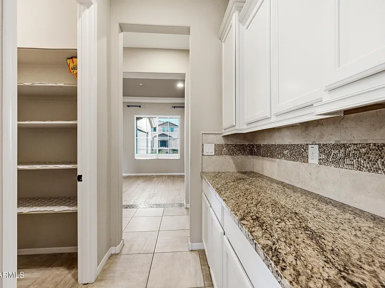 1930 E Horseshoe Dr — Photo 19