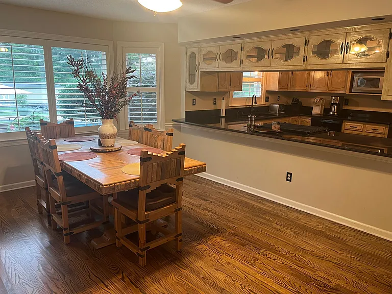 Eat in Kitchen Area