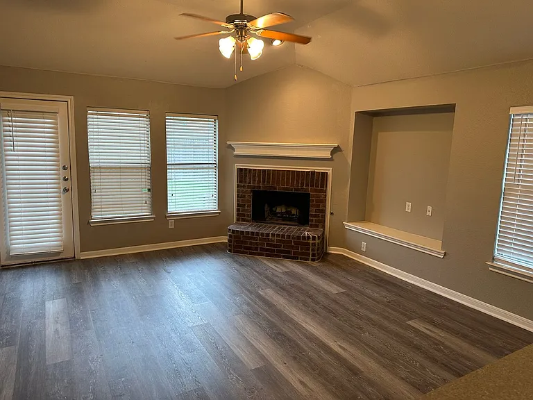 5209 Bald Cypress Ln — Photo 7