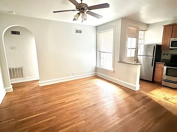 4th image of 1108 W Franklin St APT 304